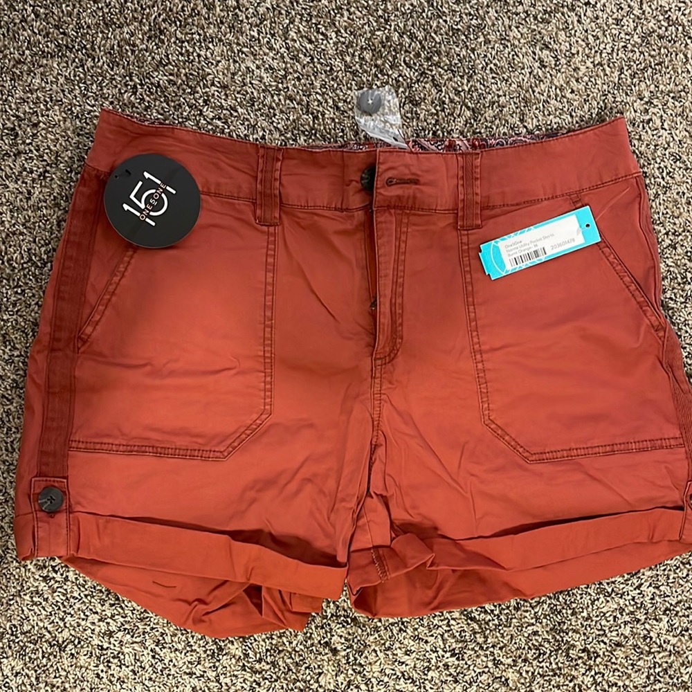 NWT One5One Norma utility pocket shorts burnt orange size 16
